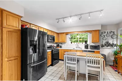 12 Country Club Ln #D, Milford, MA 01757 - Photo 5