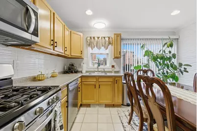 124 Locust St #124, Haverhill, MA 01830 - Photo 3