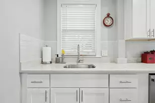1565 River St, Boston, MA 02136 - Photo 7