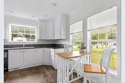 18 Candlelight Dr, Plymouth, MA 02360 - Photo 7