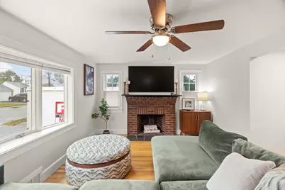 13 Rainbow Cir, Peabody, MA 01960 - Photo 5