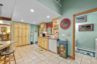 41 Elm St, Saugus, MA 01906 - Photo 5