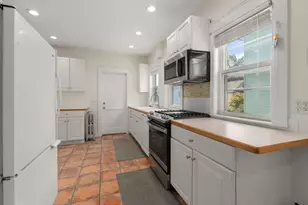 70 Putnam St, Watertown, MA 02472 - Photo 7