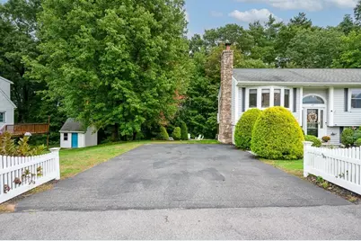 17 Vinal St, Hudson, MA 01749 - Photo 3