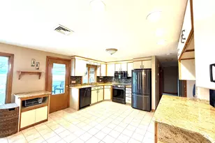 21 Venice, Saugus, MA 01906 - Photo 9