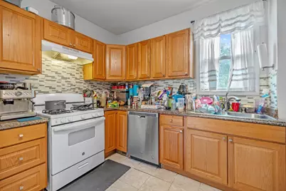 81 Liberty St, Lowell, MA 01851 - Photo 5