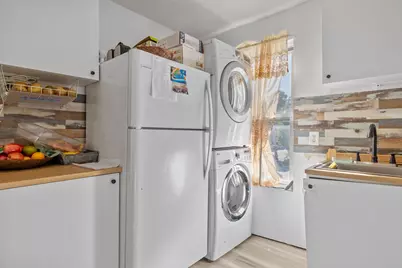 81 Liberty St, Lowell, MA 01851 - Photo 15
