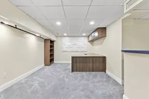 814 Lynnfield St, Lynnfield, MA 01940 - Photo 25