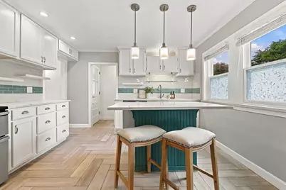 814 Lynnfield Street, Lynnfield, MA 01940 - Photo 3