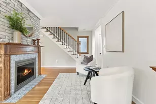 814 Lynnfield St, Lynnfield, MA 01940 - Photo 11