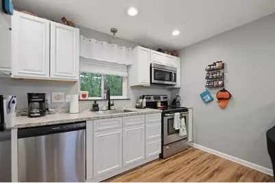 5455 N Main St #6F, Fall River, MA 02720 - Photo 3