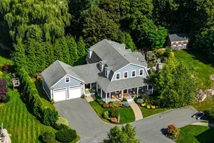 7 Cloutmans Ln, Marblehead, MA 01945 - Photo 1