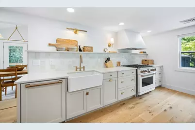 192 Westboro Rd, Upton, MA 01568 - Photo 1