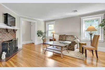 30 Oakley Rd #2, Watertown, MA 02472 - Photo 5