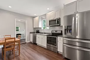 7 Abbotsford St, Boston, MA 02121 - Photo 3