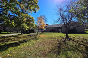 24 Elm St, Franklin, MA 02038 - Photo 19