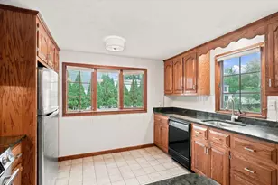 3 Norman Ave, Newburyport, MA 01950 - Photo 7