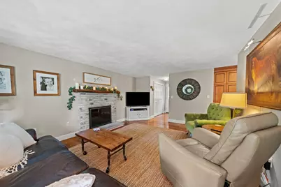 26 Elizabeth Street, Amesbury, MA 01913 - Photo 3