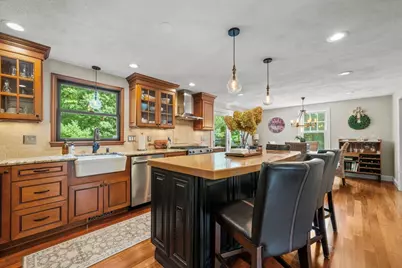 26 Elizabeth Street, Amesbury, MA 01913 - Photo 5