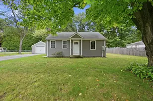 43 Pine Acre Rd, Springfield, MA 01129 - Photo 1