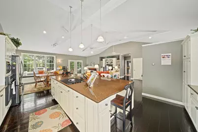 12 Carolyn Ct, Swansea, MA 02777 - Photo 7