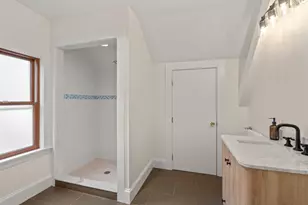 77 Sycamore St, Somerville, MA 02145 - Photo 25
