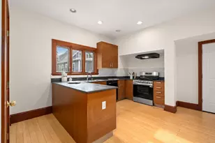 77 Sycamore St, Somerville, MA 02145 - Photo 9