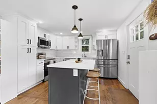 28 Cleveland St, Medford, MA 02155 - Photo 5