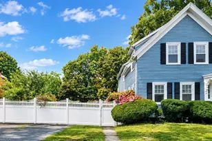 8 Washington St, Stoneham, MA 02180 - Photo 3