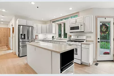 9 Fox Run Dr, Haverhill, MA 01832 - Photo 5