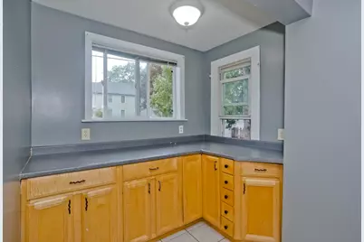 1439 Worcester St, Springfield, MA 01151 - Photo 7