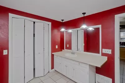 1439 Worcester St, Springfield, MA 01151 - Photo 9