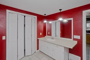 1439 Worcester St, Springfield, MA 01151 - Photo 9