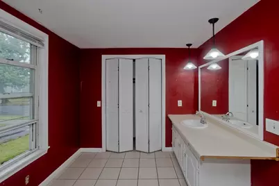 1439 Worcester St, Springfield, MA 01151 - Photo 11