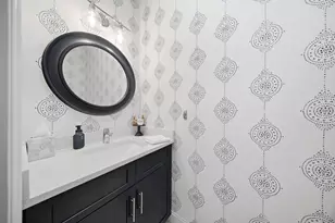 1093 Washington St, Holliston, MA 01746 - Photo 11