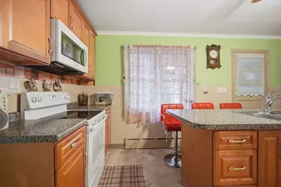 96 Stewart St, Chicopee, MA 01020 - Photo 7