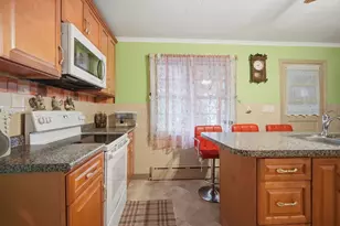 96 Stewart St, Chicopee, MA 01020 - Photo 7