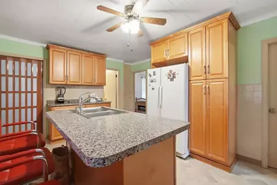 96 Stewart St, Chicopee, MA 01020 - Photo 9