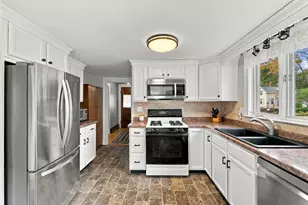 76 Haseltine St, Haverhill, MA 01835 - Photo 23