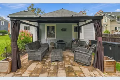 76 Haseltine St, Haverhill, MA 01835 - Photo 11