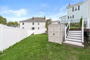 11 Hovey St, Woburn, MA 01801 - Photo 27