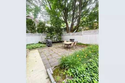 35 William St #2, Cambridge, MA 02139 - Photo 11