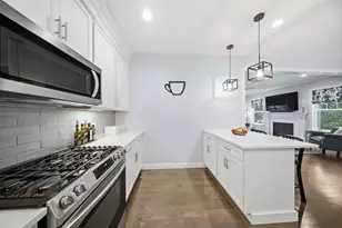 1093 Washington St, Holliston, MA 01746 - Photo 7
