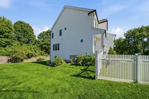 1093 Washington St, Holliston, MA 01746 - Photo 35