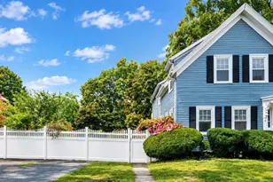 8 Washington St, Stoneham, MA 02180 - Photo 3