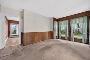 63 Pleasant St, Spencer, MA 01562 - Photo 9