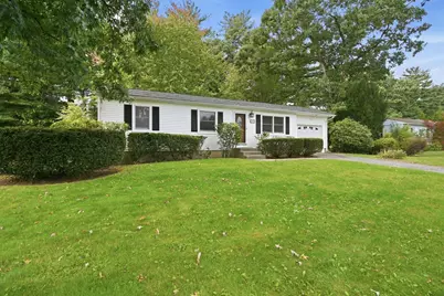 202 Glenoak Dr, Springfield, MA 01129 - Photo 3
