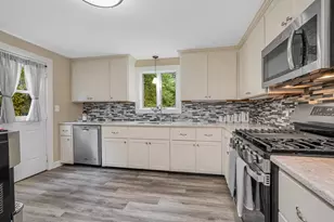 137 Central St, North Reading, MA 01864 - Photo 3