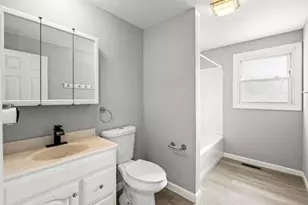 8 Timrod Dr, Worcester, MA 01603 - Photo 11