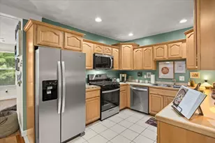 24 Union St, Rockland, MA 02370 - Photo 17